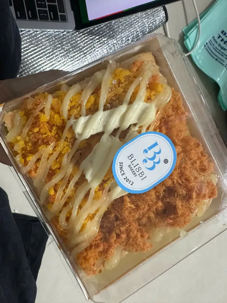 Bánh bông lan trứng muối